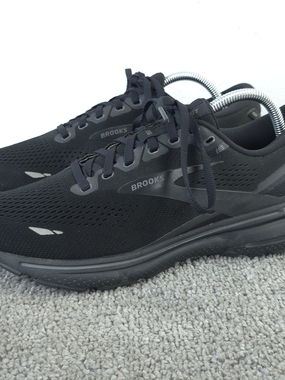 Brooks Ghost 15 Mens Size 9 Running Shoes Triple Black Low Top Sneakers 110393